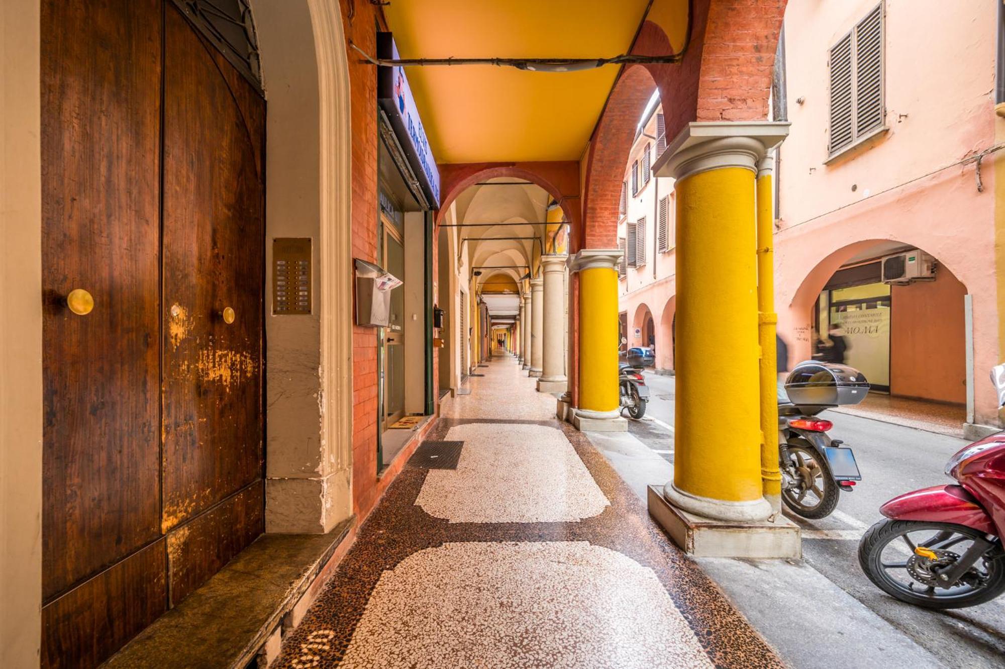 Broccaindosso Wood Apartments 5* Bologna Exterior photo